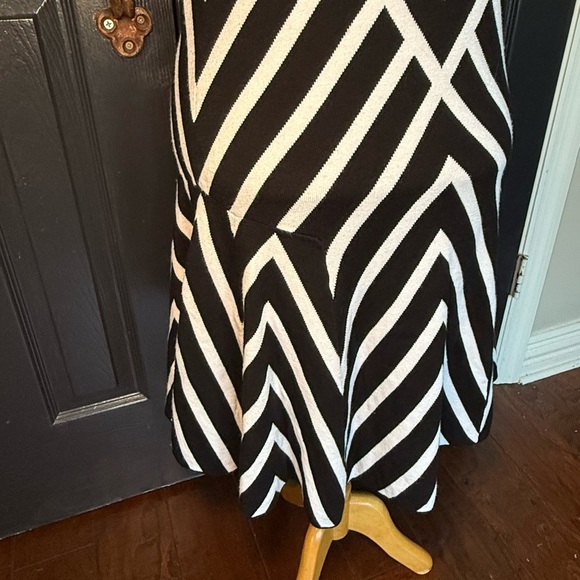 Banana Republic black and white geometric pattern dress Large - Picture 8 of 11
